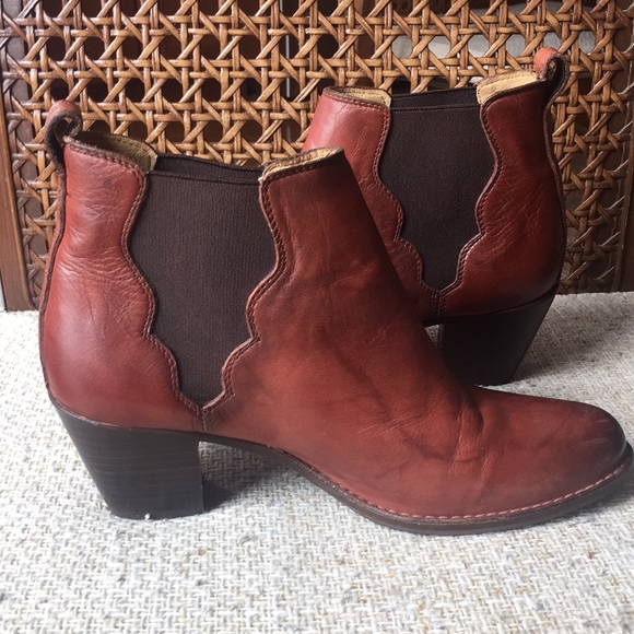 Frye Jackie Gore Stretch Ankle Boots in Cognac - Picture 5 of 8